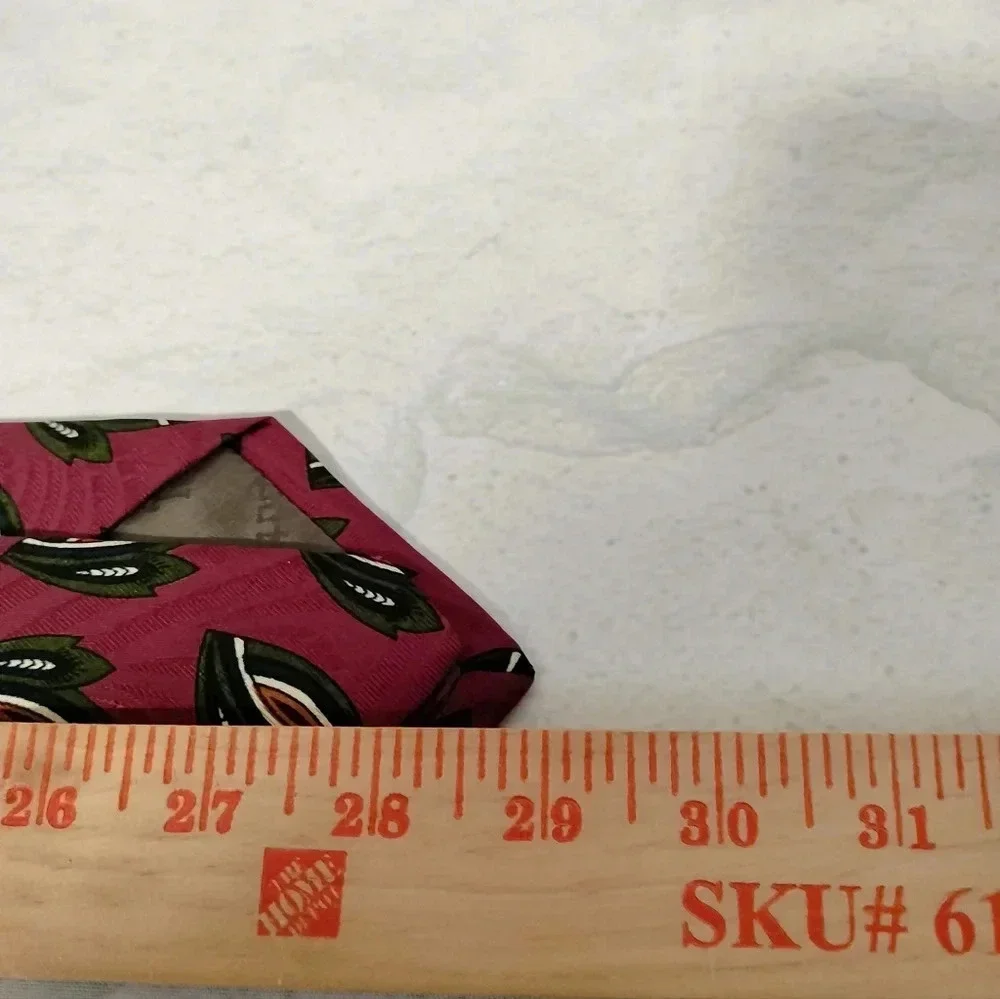 Talbott Studio Men's Silk Necktie Tie Abstract Leaf pattern Hand Sewn 58…
